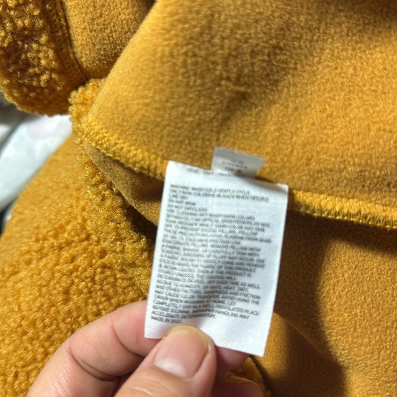 uniqlo windproof outer fleece jacket. LARGE - Picture 5 of 5